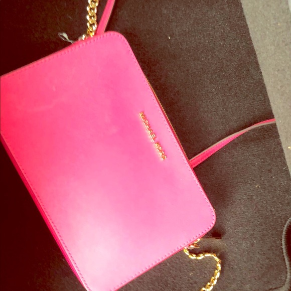 Michael Kors Handbags - Mk pink crossbody Michael Kors Handbags - Mk pink crossbody